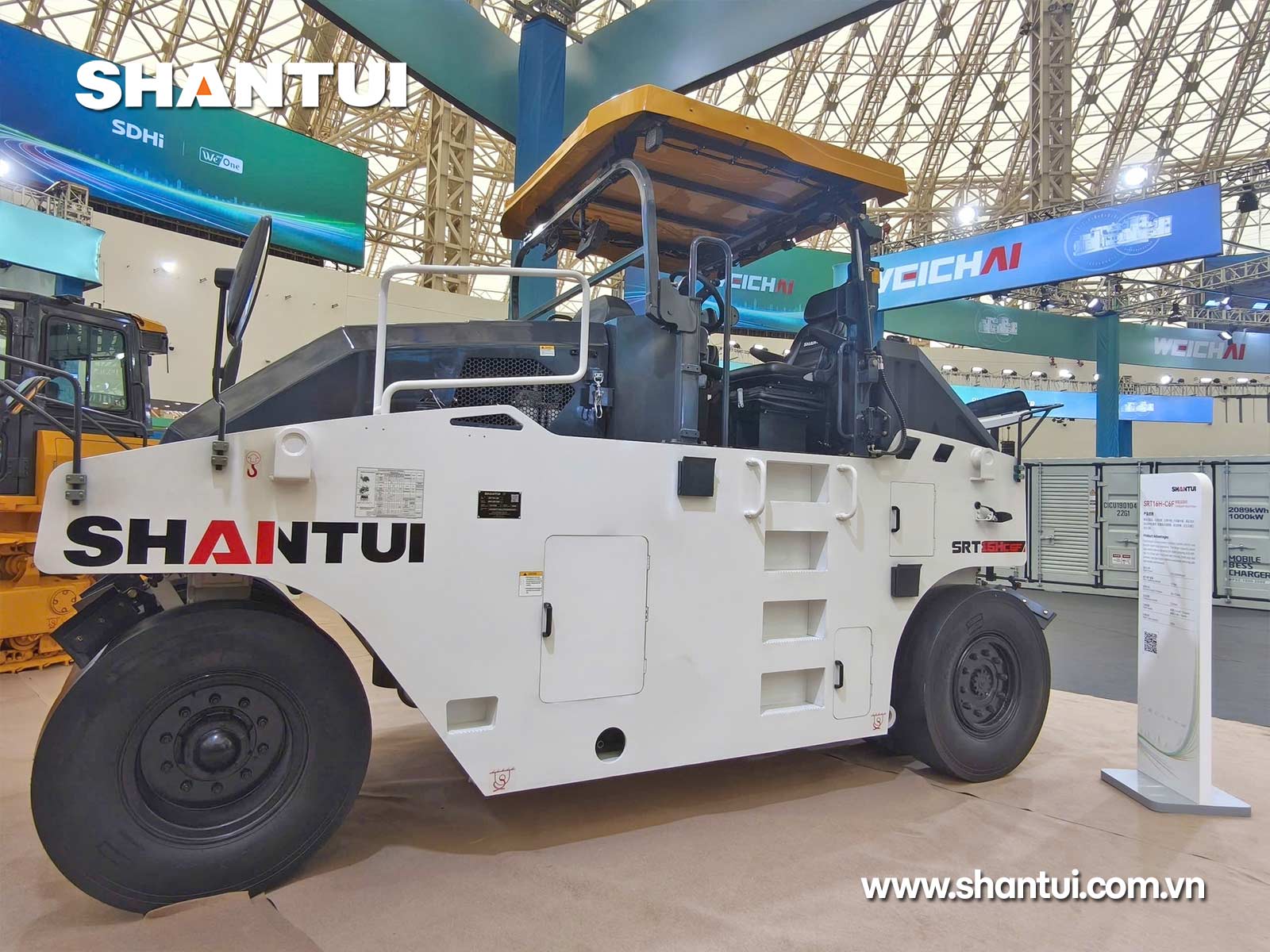 Xe lu bánh lốp Diesel SRT16H-C6F (Intelligent Road Roller)