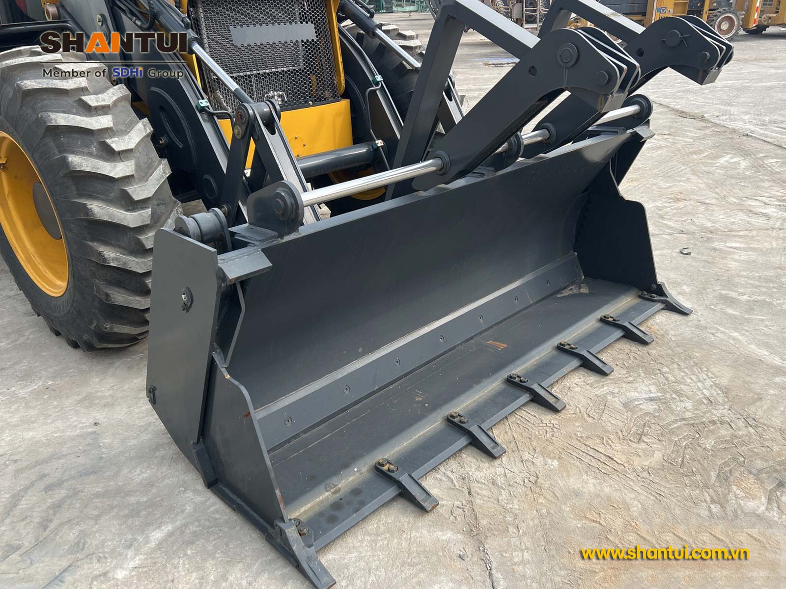 Máy xúc đào liên hợp bánh lốp Shantui BL75C | Shantui Việt Nam