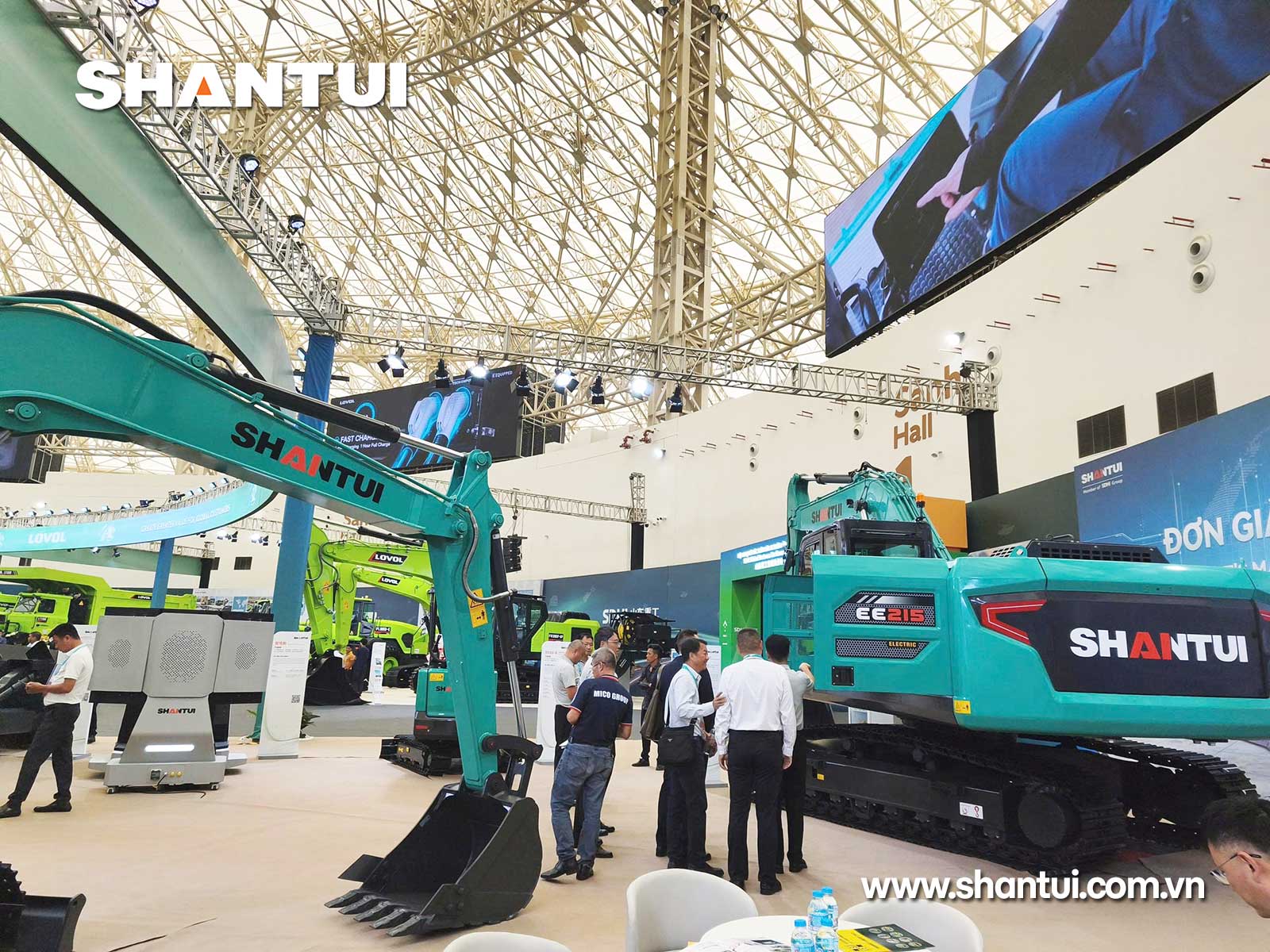 Máy xúc chạy điện Shantui EE75 7 tấn gầu 0,32m³