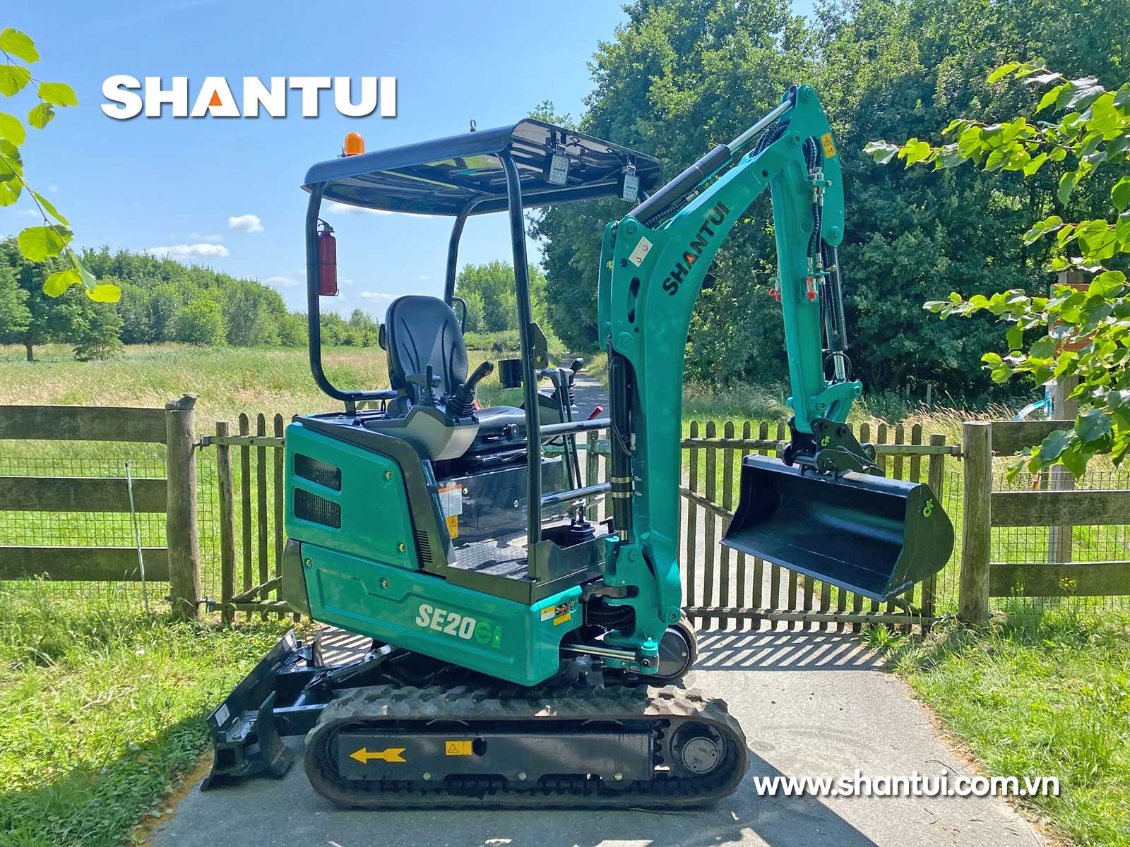 Máy xúc mini chạy điện Shantui SE20Ei 2 tấn gàu 0,04 m3