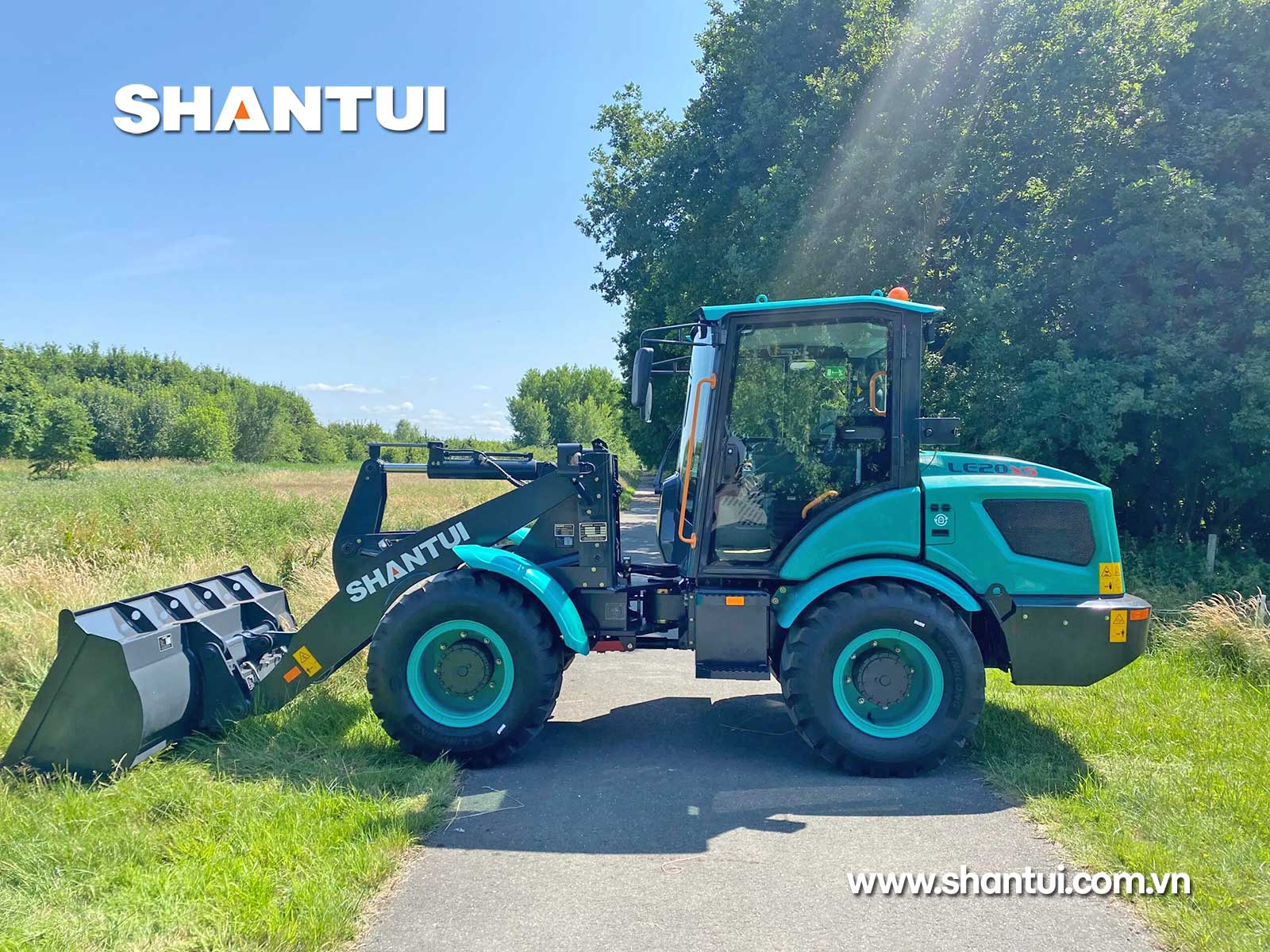 Máy xúc lật điện Shantui LE20X5 2 tấn gàu xúc 1,2m3