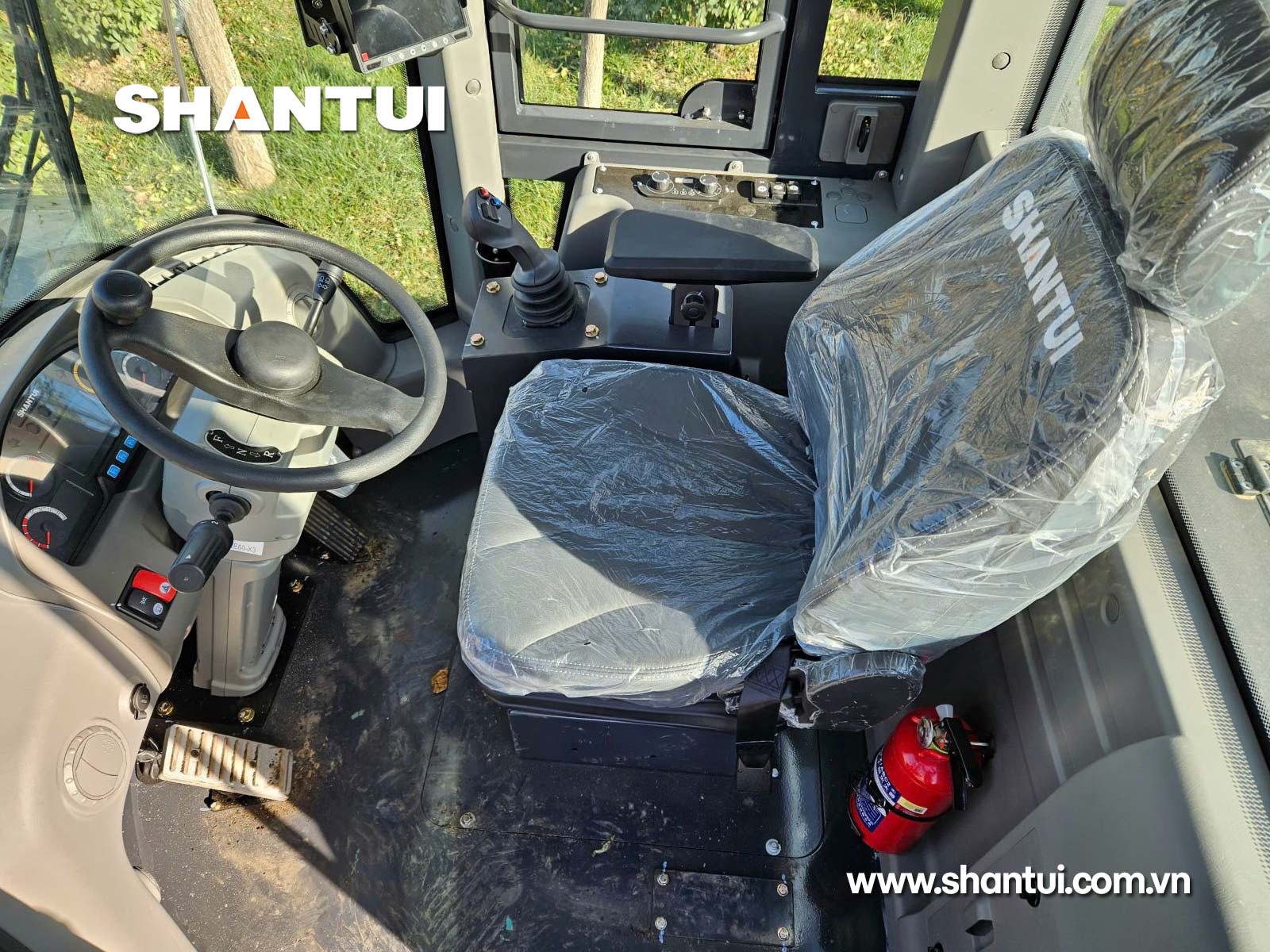 Máy xúc lật điện Shantui LE60-X5
