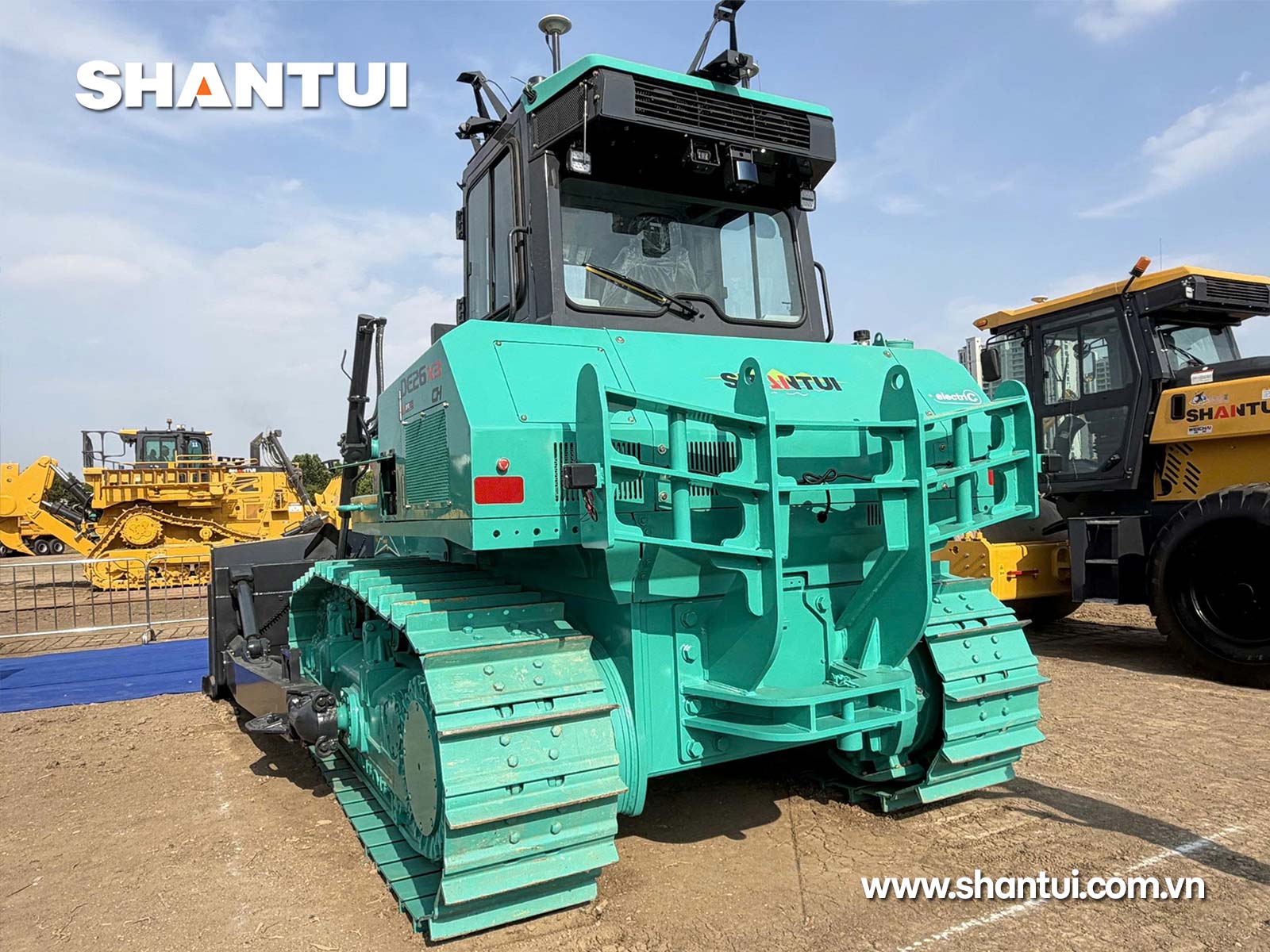SHANTUI DE26-X3: Đánh giá Máy ủi chạy điện công nghệ AI không người lái