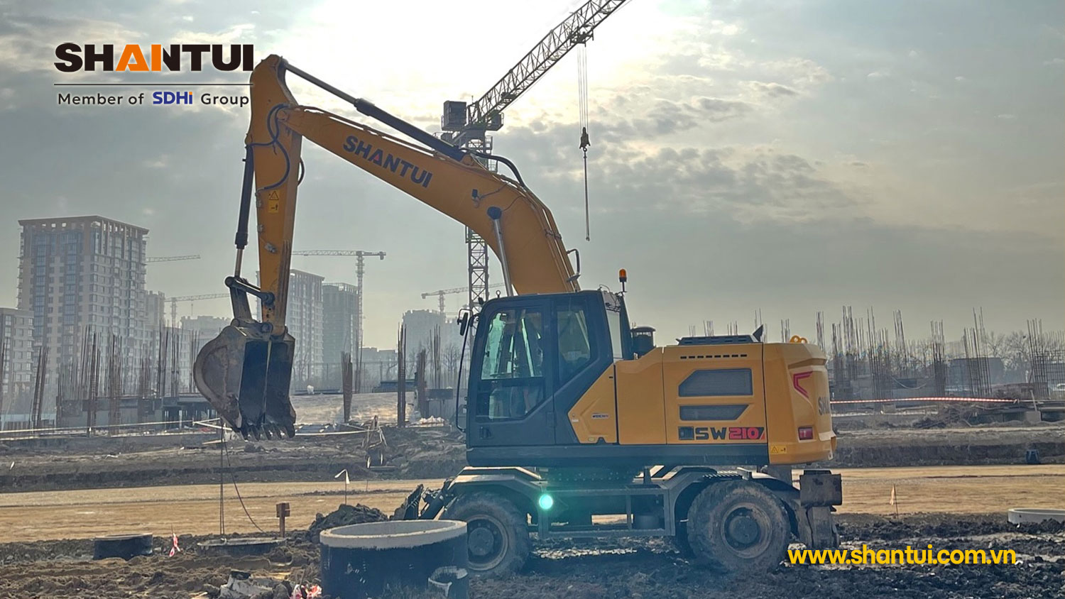 Máy xúc bánh lốp Shantui SW210 tải trọng cao 21,9 tấn