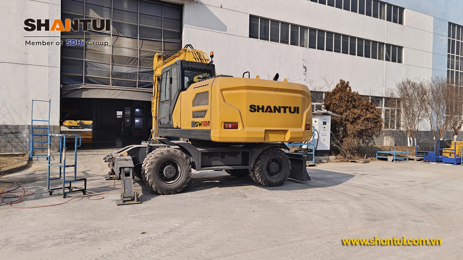 SHANTUI SW210: Đánh giá Máy xúc bánh lốp đào đất 21,9 tấn