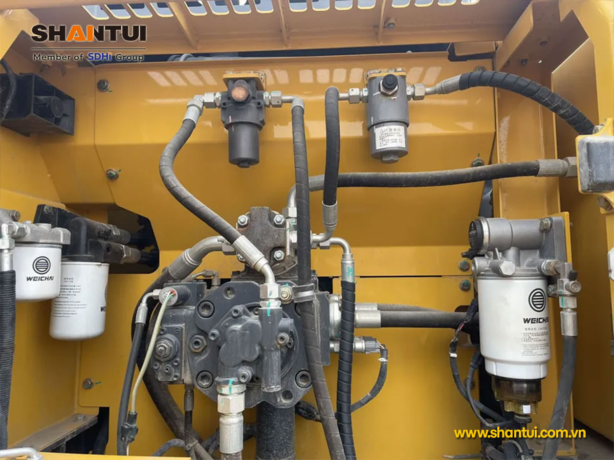 Máy xúc bánh lốp SHANTUI SW150 Được trang bị động cơ Weichai WP4.6N mạnh mẽ