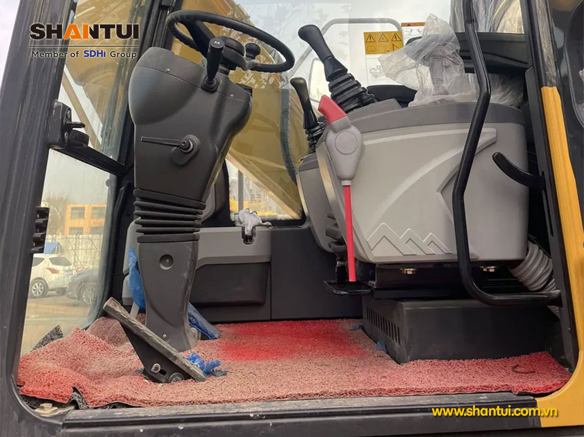Cabin Máy xúc bánh lốp SHANTUI SW150