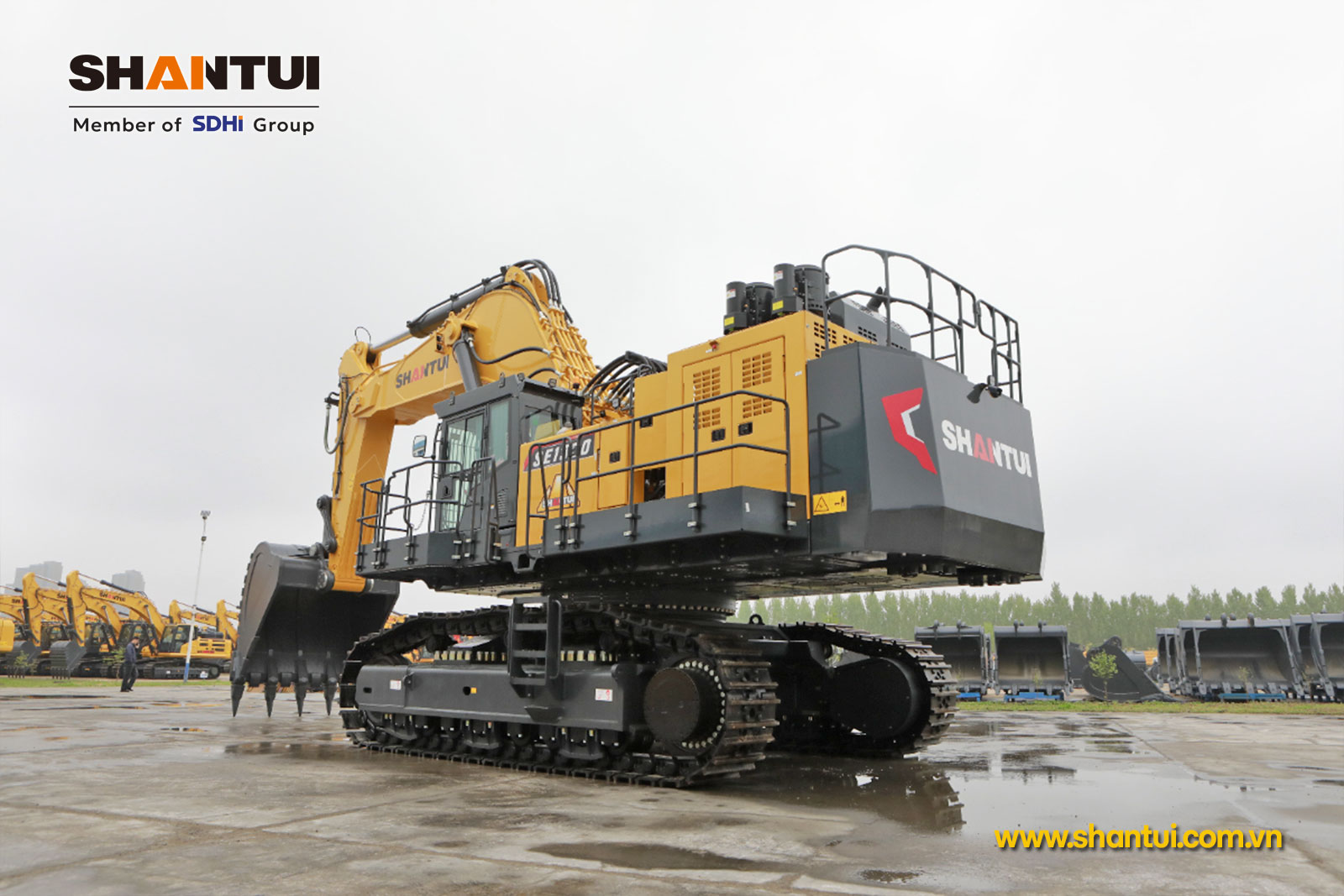 Độ ổn định của SE1350 được tăng cường nhờ khung xe dài hơn và xích xe có 50 đoạn, tăng từ 49 đoạn trước đó.