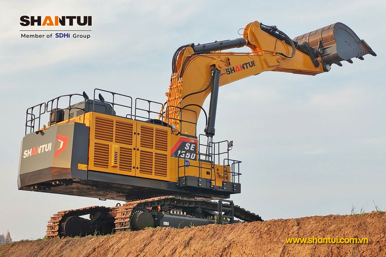 Máy xúc khai thác mỏ Shantui SE1350 127 tấn