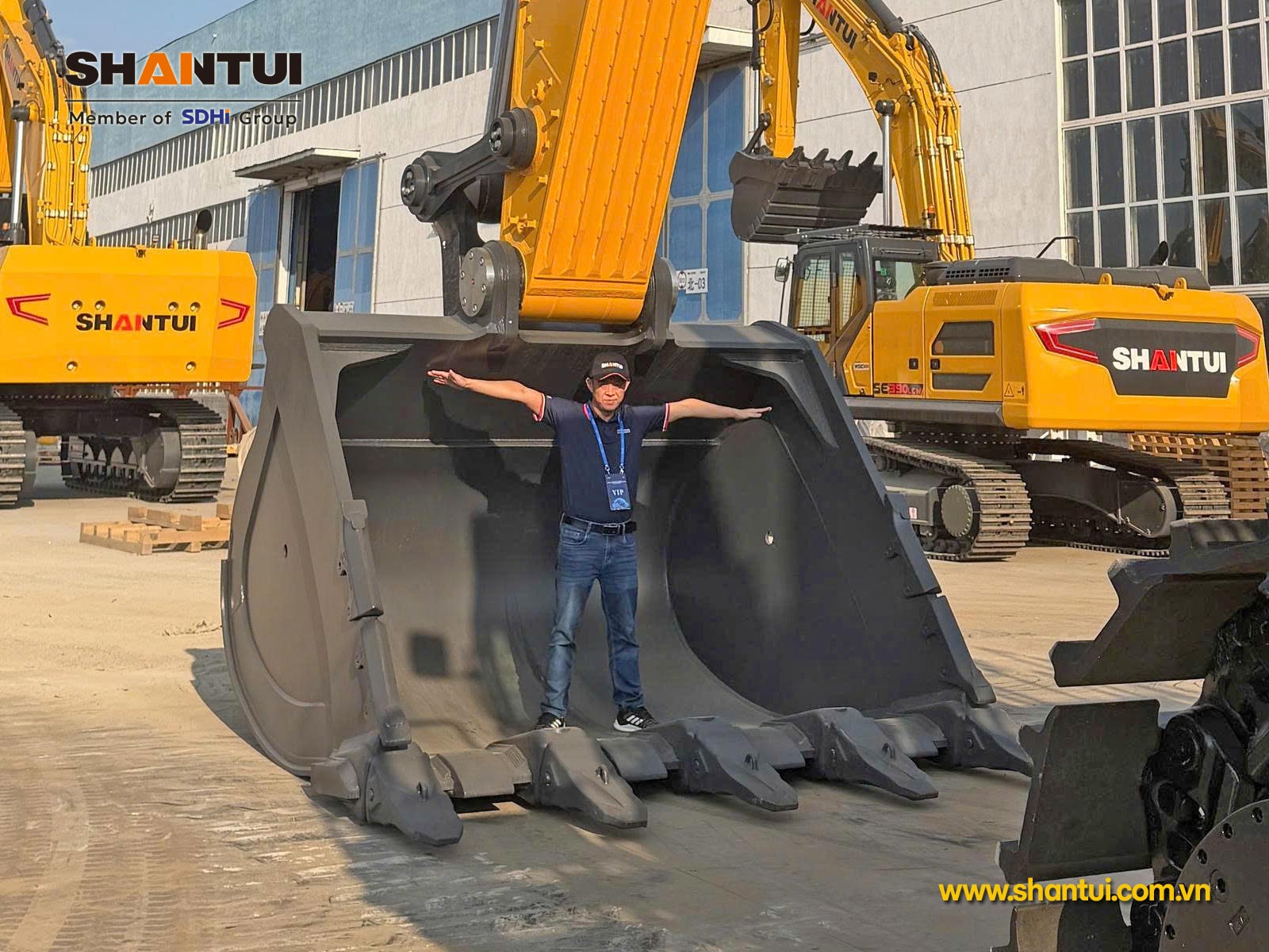SHANTUI SE1350: Máy xúc khai thác mỏ năng suất tối đa với chi phí tối thiểu