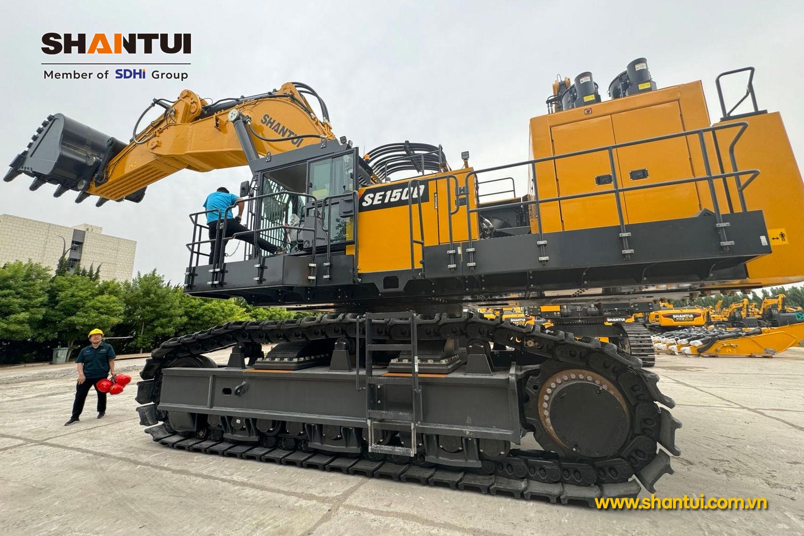 Máy xúc đào Shantui SE1500LCW 150 tấn gàu 10 m3