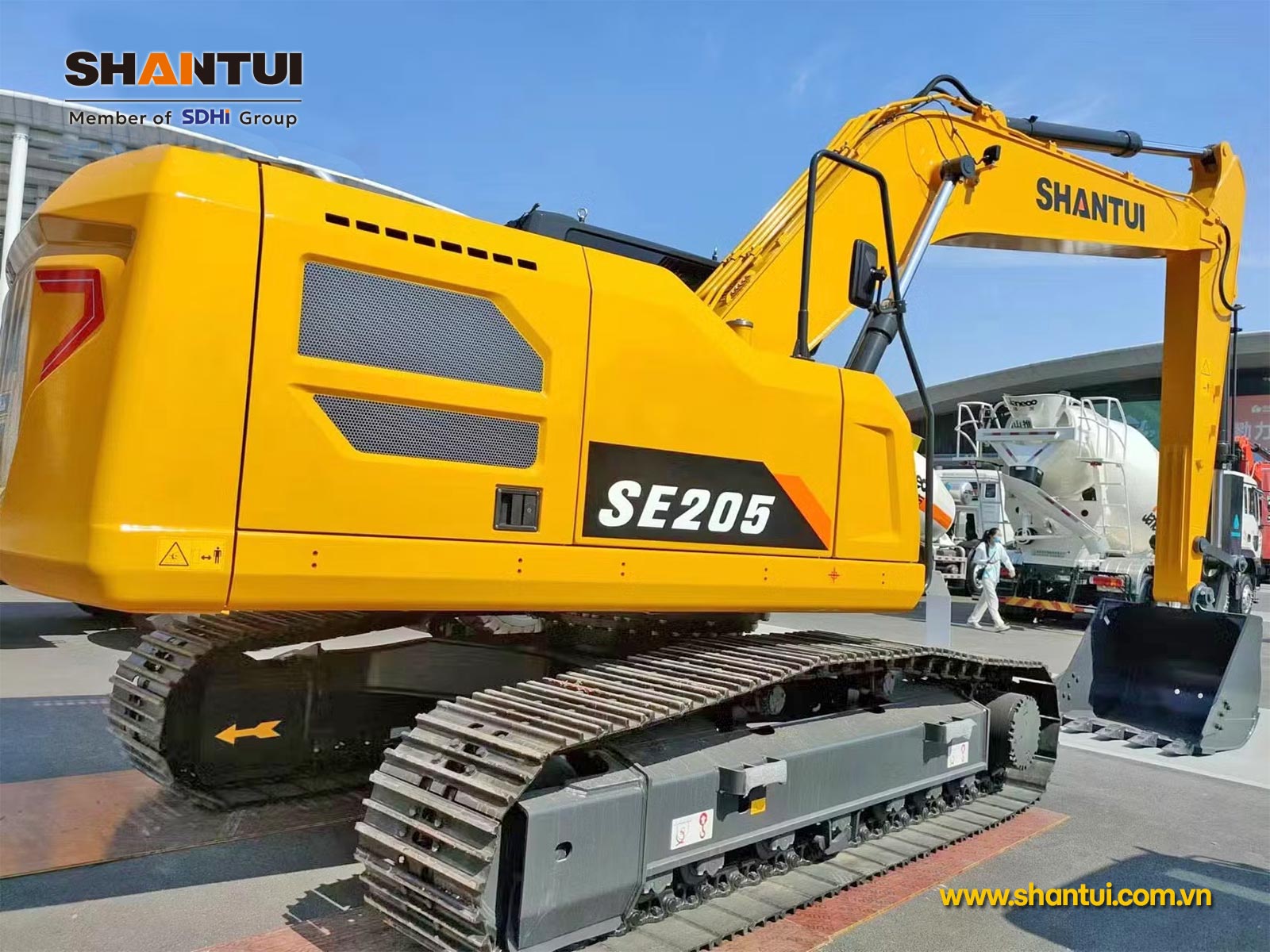Máy xúc đào Shantui SE205W 21,2 tấn gàu xúc 0,9m3