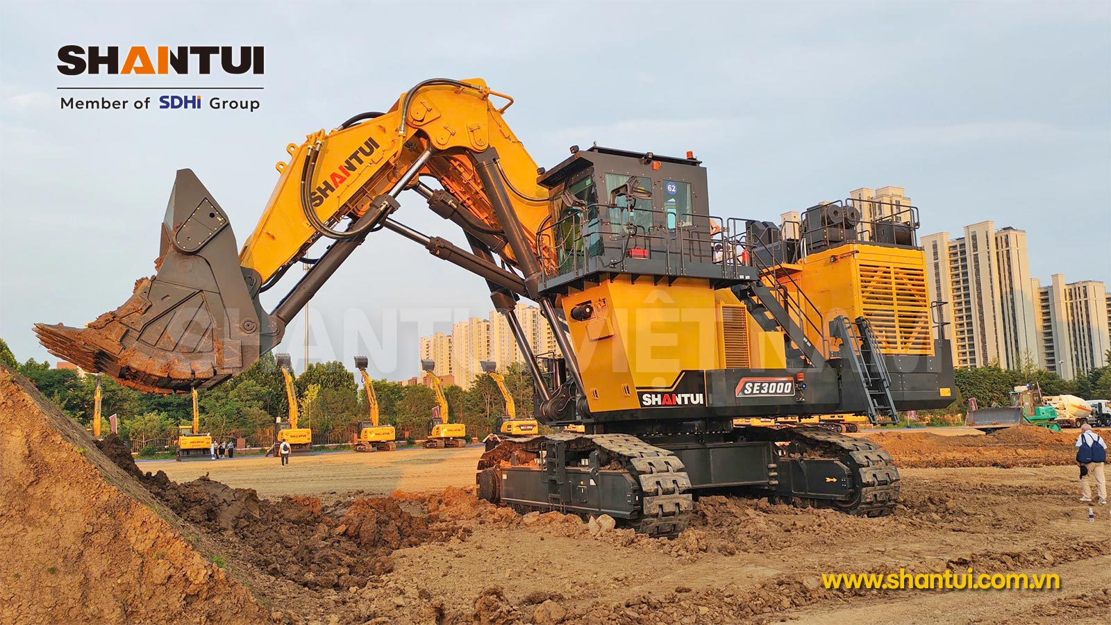 Máy xúc đào Shantui SE3000LCW khai thác mỏ tải trọng 300 tấn