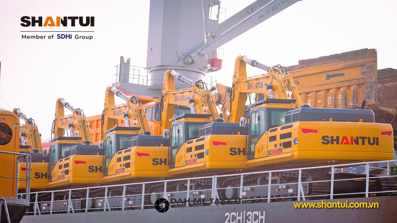 Máy xúc bánh xích Shantui SE335LC nặng 34,5 tấn gàu xúc 1.6 m3