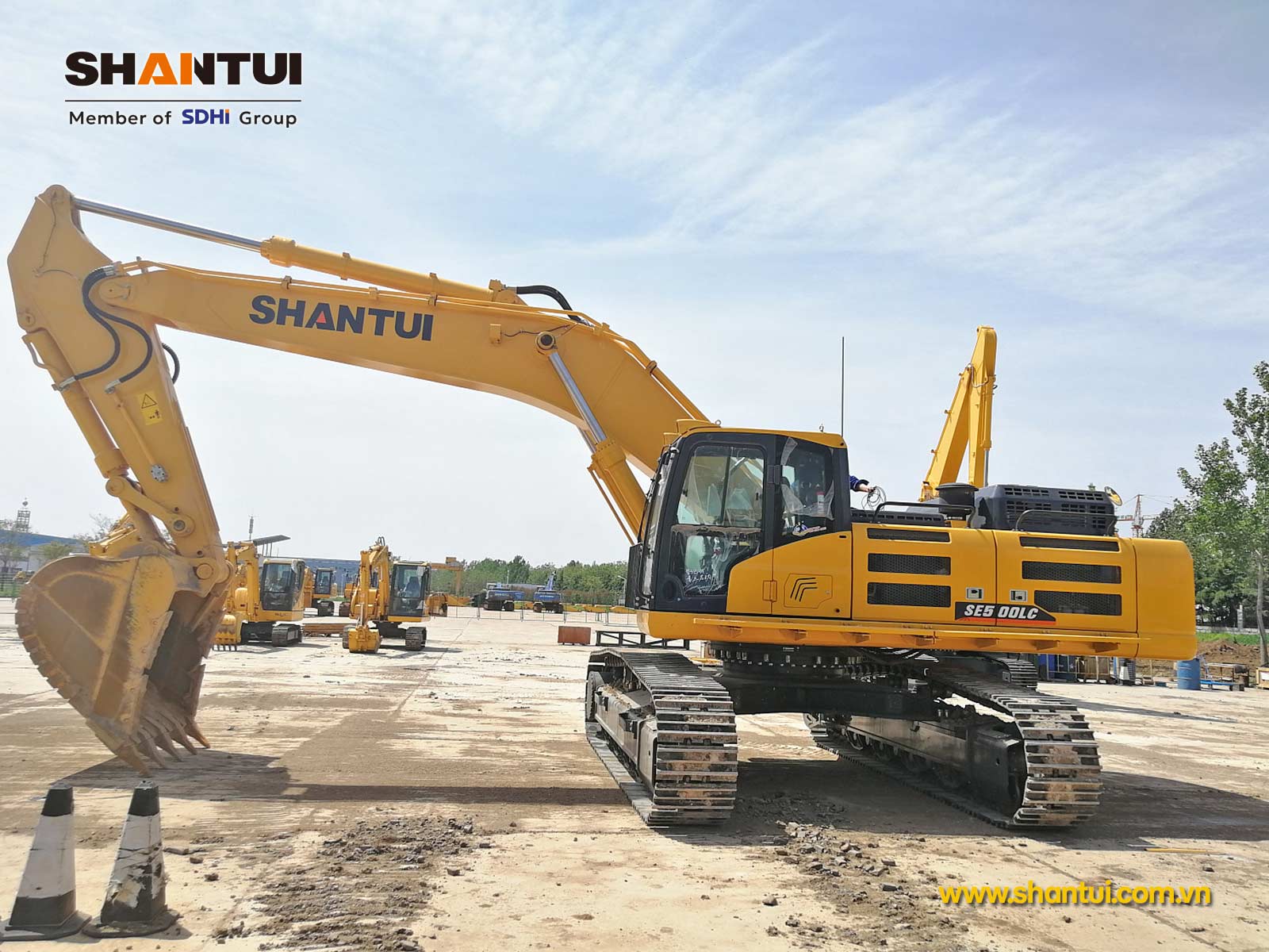 Máy xúc đào Shantui SE500LC 49,5 tấn gàu 2,8m3 | MICO GROUP