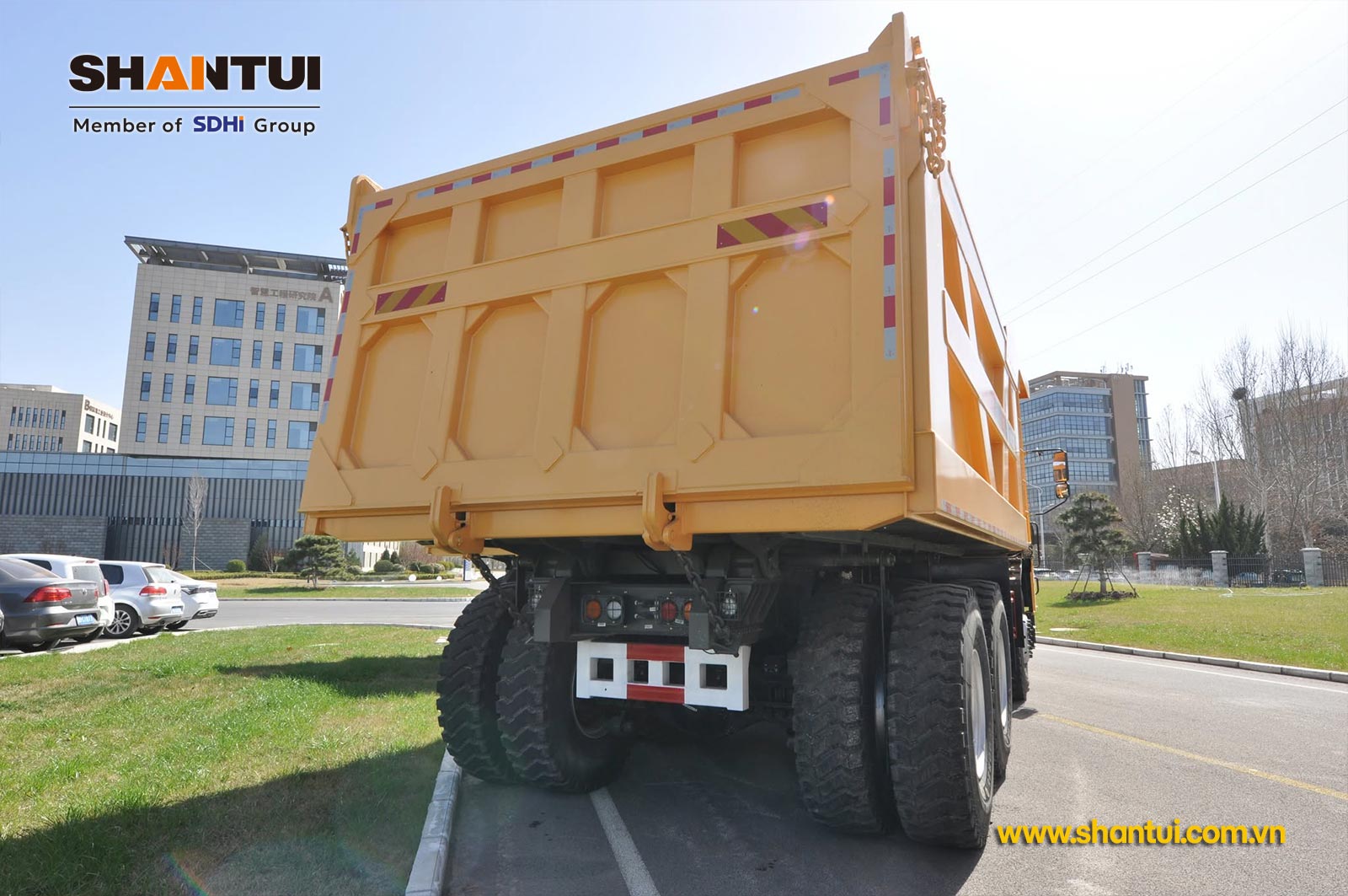 Xe tải tự đổ khai thác mỏ SHANTUI SK105 được sử dụng để làm gì?