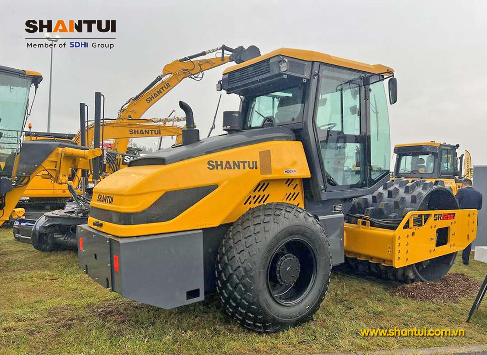XE LU RUNG SR12-B6 12 TẤN | SHANTUI VIỆT NAM