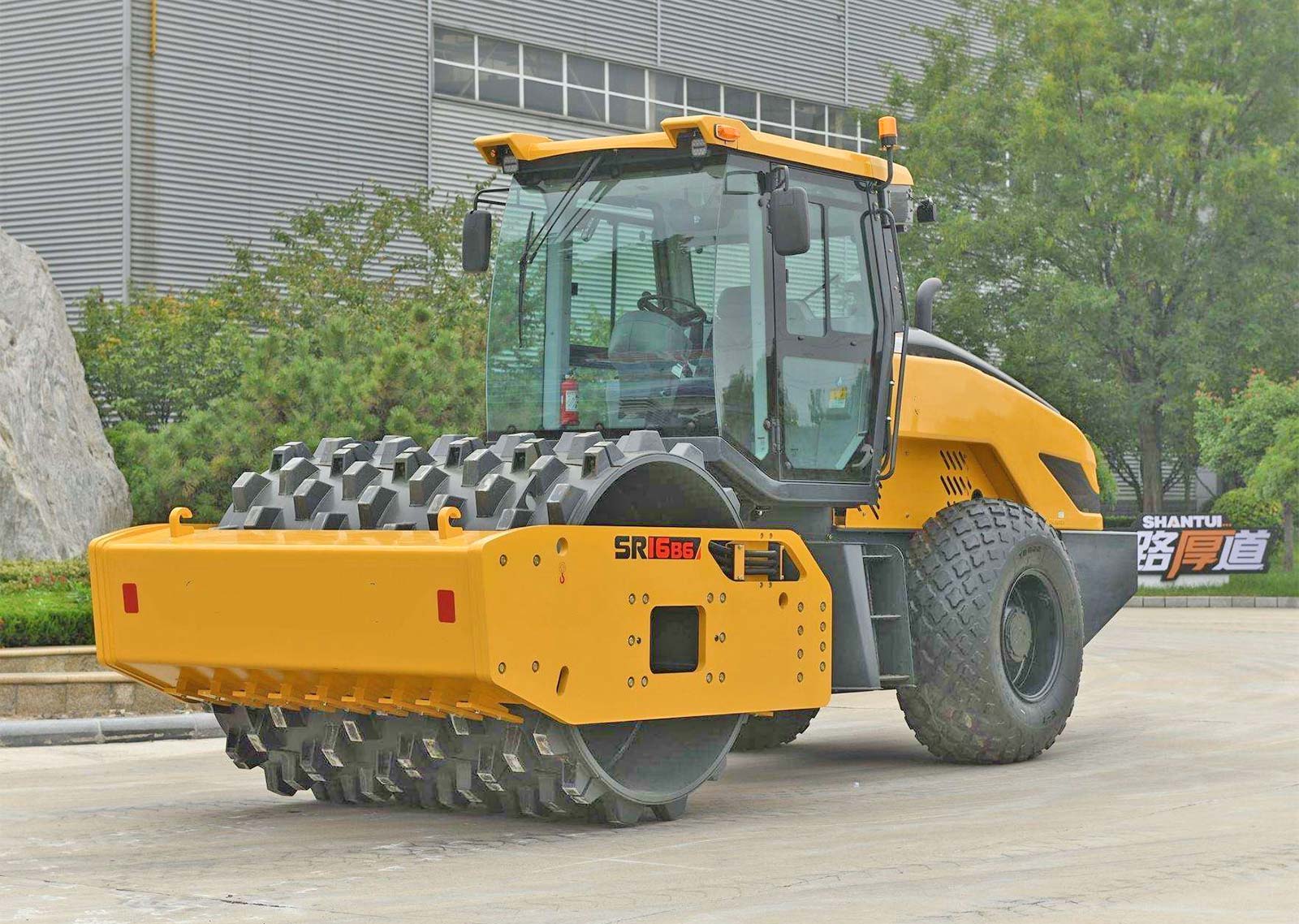 XE LU RUNG SR16-B6 16 TẤN | SHANTUI VIỆT NAM